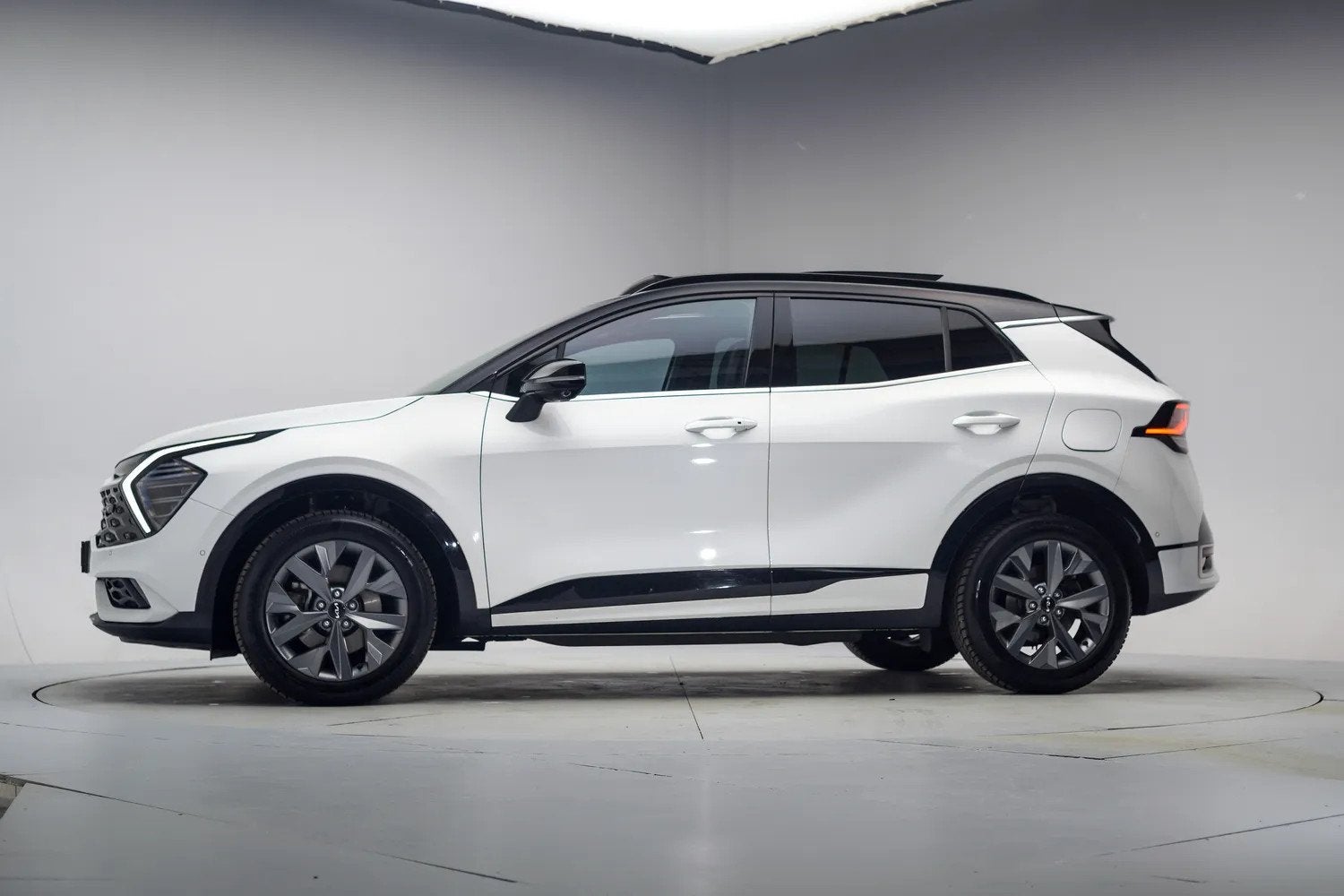 Kia Sportage 1.6 T-GDi Hybrid GT-PlusLine Aut. [ Panorama 36, Auto's, Automaat, Gebruikt, 4 cilinders, 179 pk