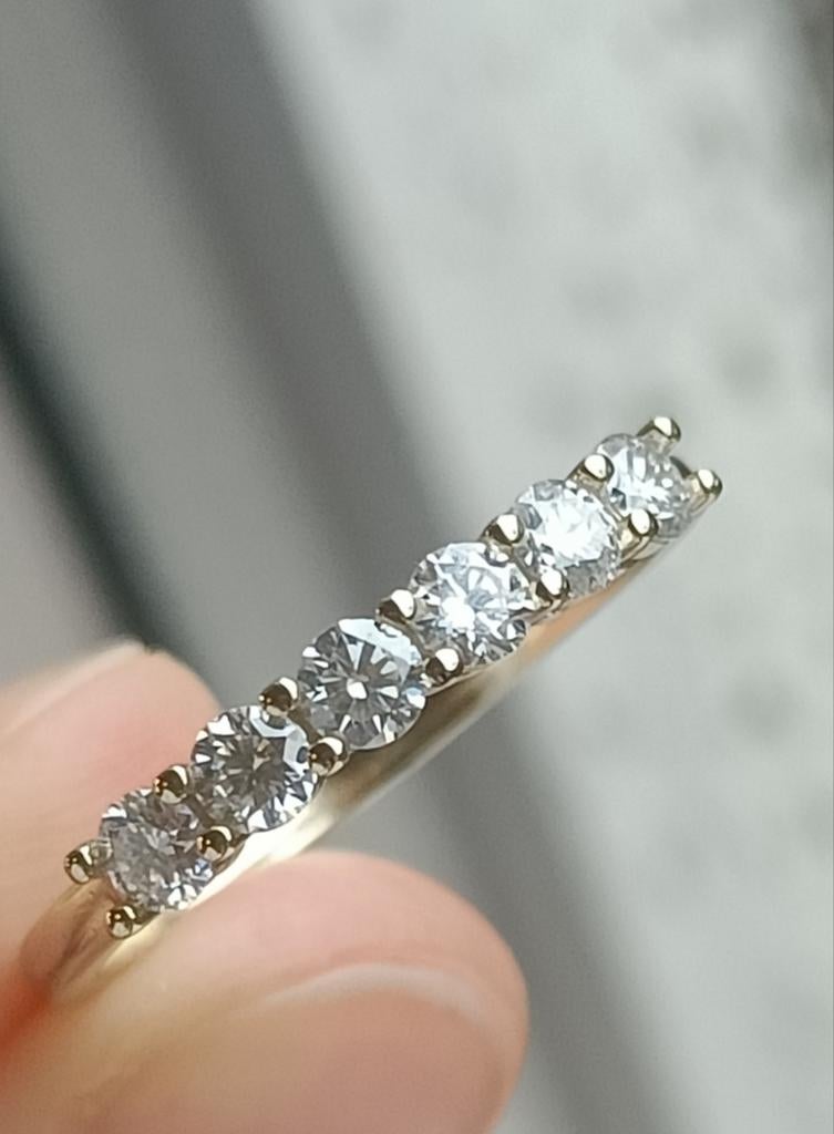 Prachtige Zilveren Vergulde Ring met 6 Moissaniet Diamanten, Verzenden, Nieuw, 17 tot 18, Met edelsteen