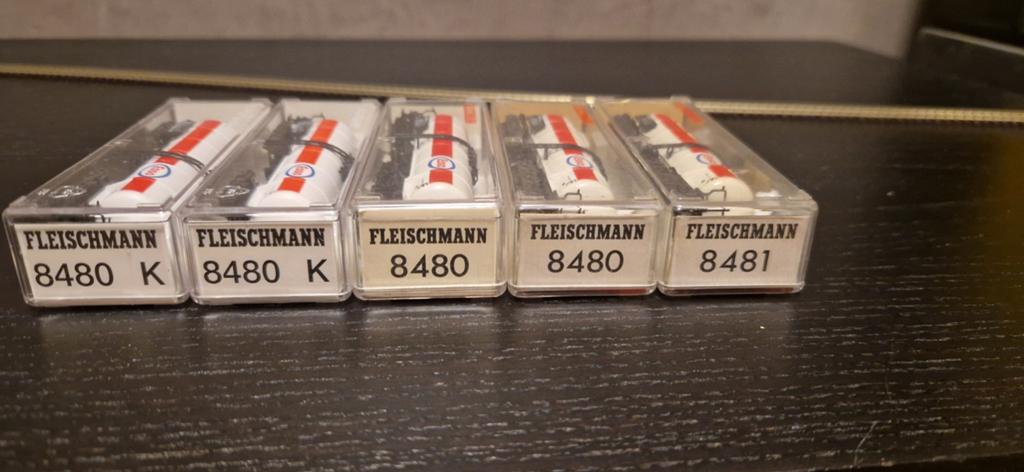Fleischmann N-spoor Esso tankwagons (5 stuks), Hobby en Vrije tijd, Modeltreinen | N-Spoor, Ophalen of Verzenden