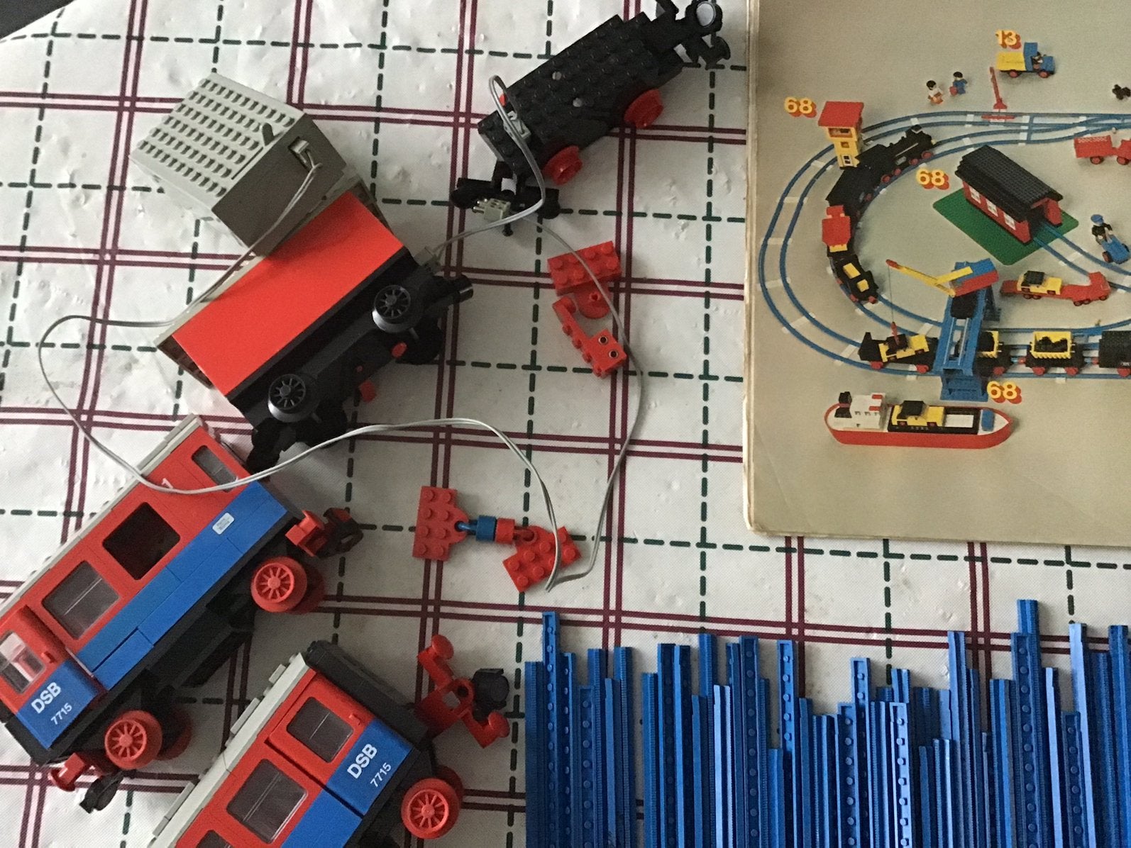 Lego trein wagons oud bouwboekje railsen recht krom 75,00, Ophalen of Verzenden, Gebruikt