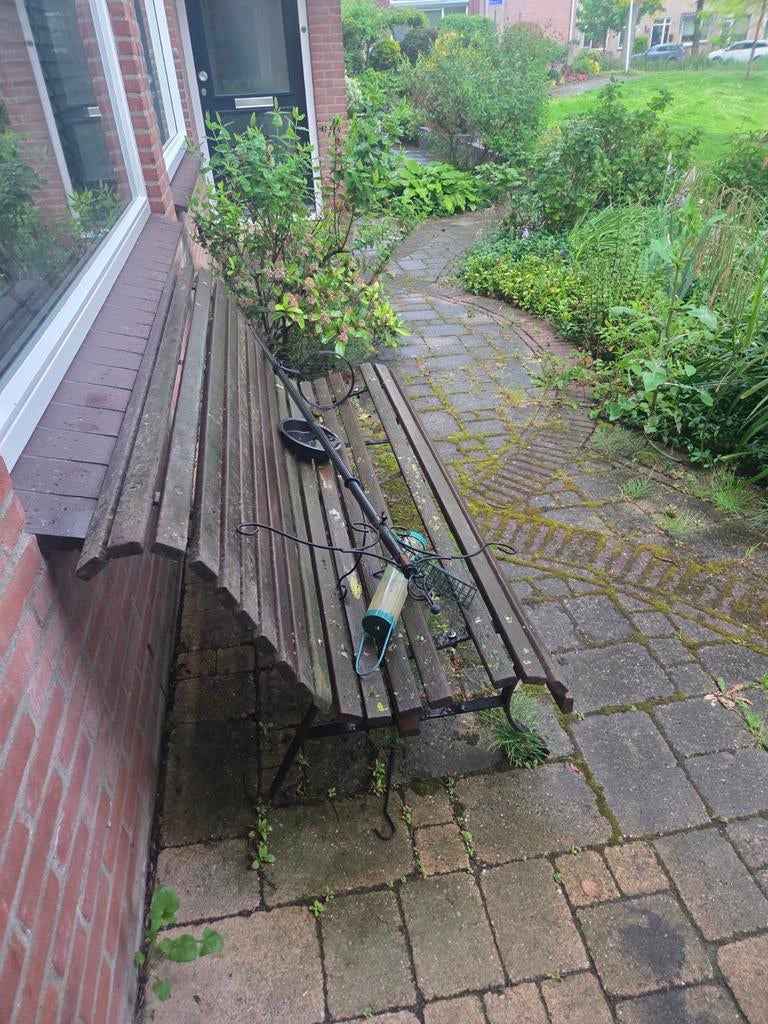 Gratis bankje en voederbak / oud ijzer, Ophalen, Gebruikt