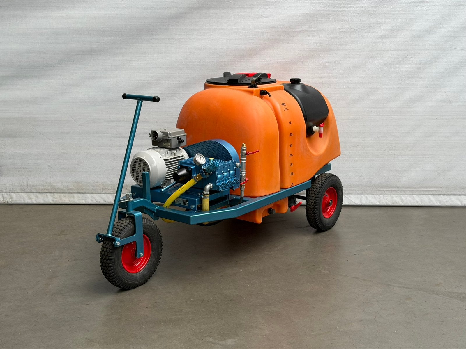 Spuitwagen Empas Atlanta 400 Liter, Ophalen, Zo goed als nieuw, Elektrisch