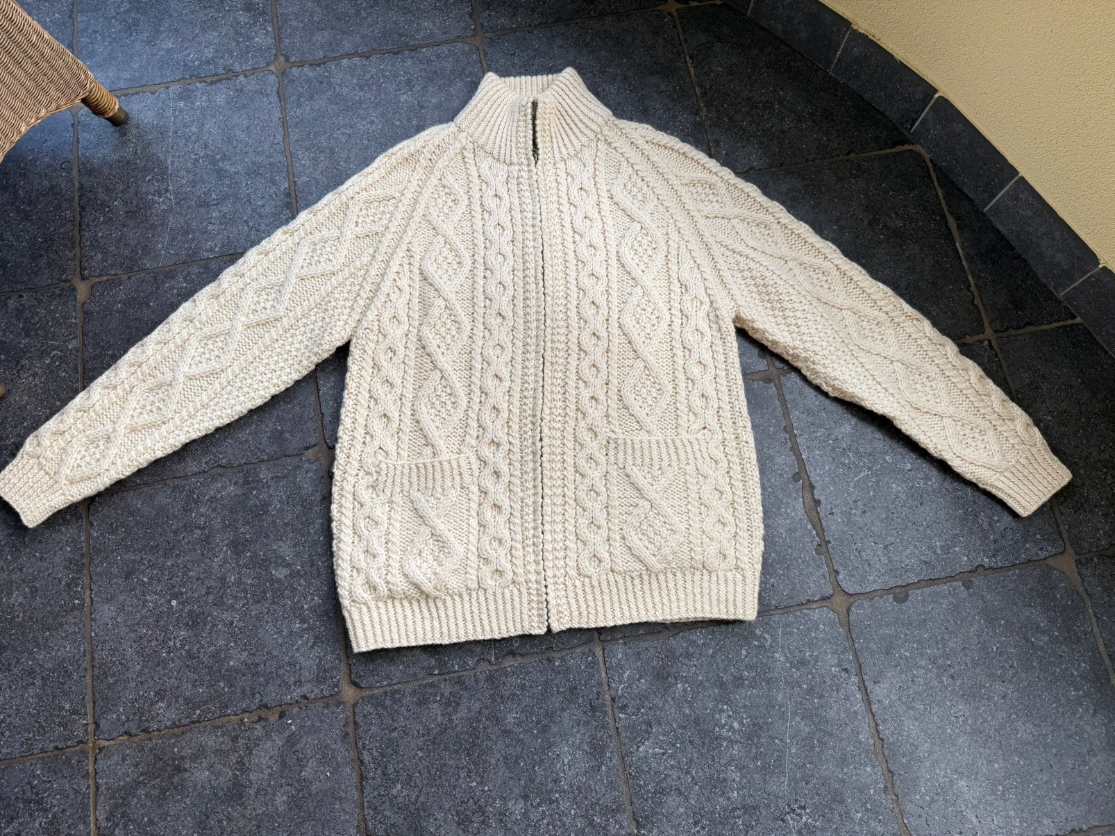 Handknit Vest Carrig Donn Irland L nieuw, Ophalen of Verzenden, Nieuw