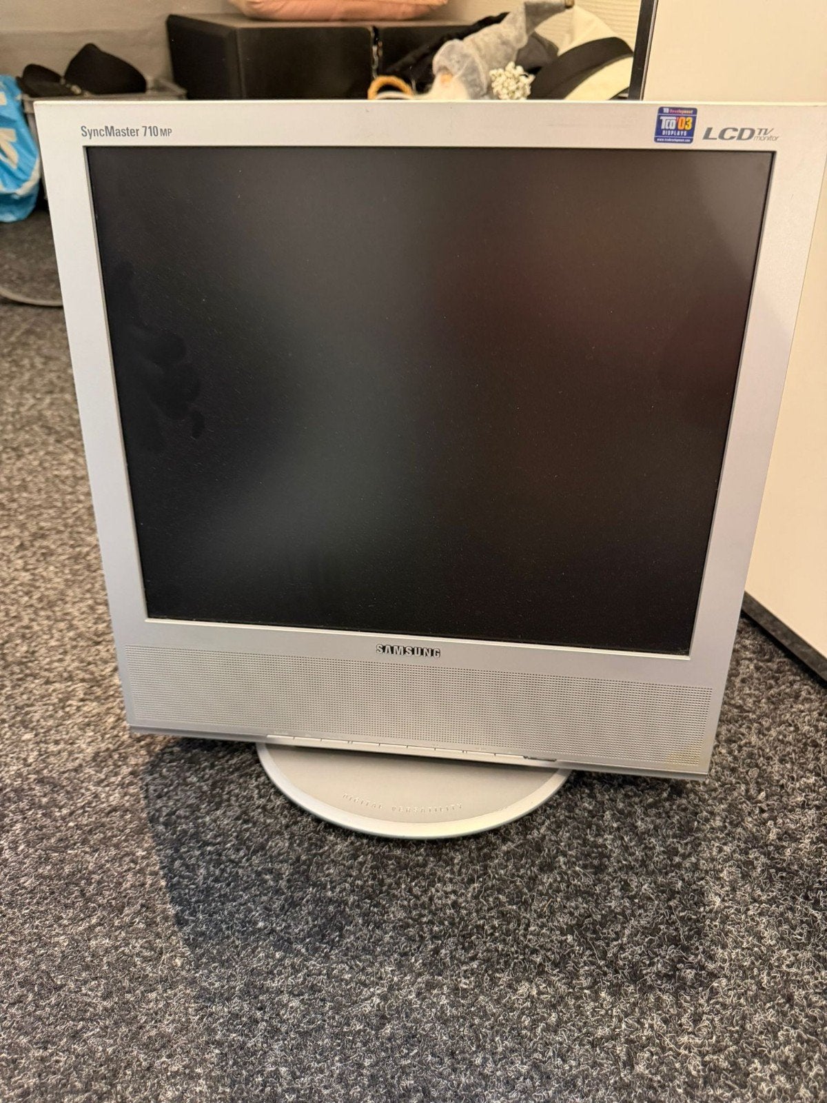 Samsung SyncMaster 710MP LCD TV Monitor, Ophalen of Verzenden, Samsung, Ingebouwde speakers, LED