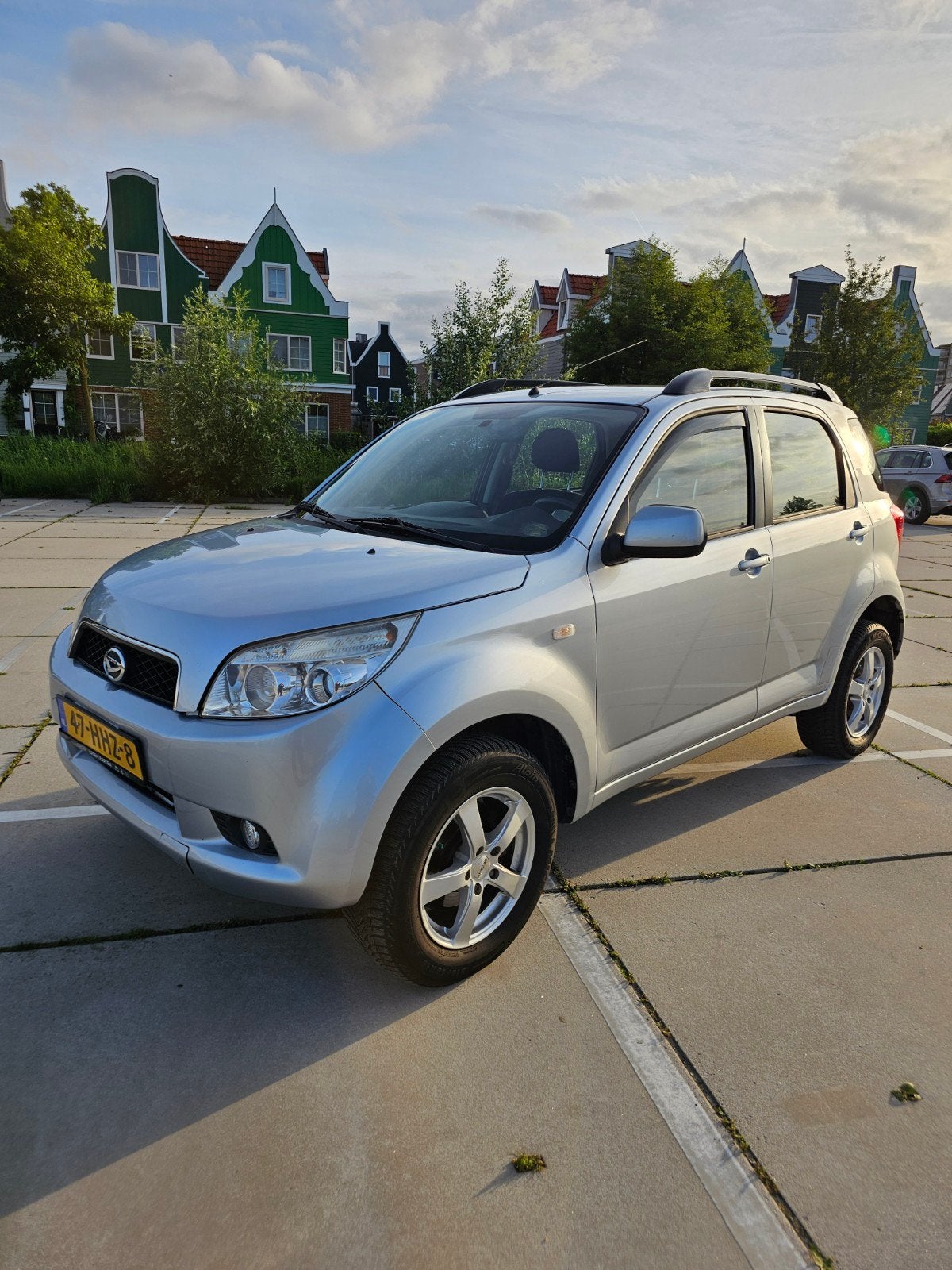 Daihatsu Terios 1.5 2WD AUT 2008 Grijs inc. Zomerbanden set, Auto's, Daihatsu, 1350 kg, Zwart, 400 kg, 49 €/maand