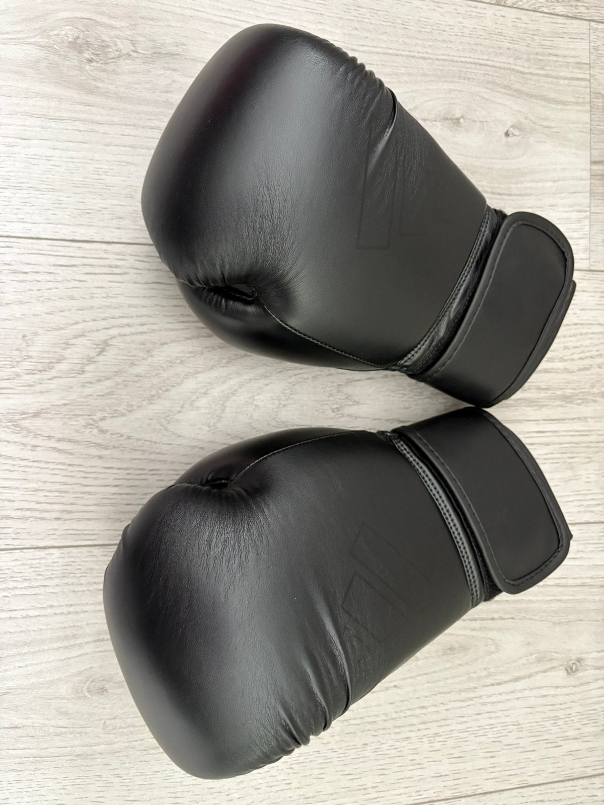 Adidas bokshandschoenen, Sport en Fitness, Boksen, Ophalen, Zo goed als nieuw, Bokshandschoenen