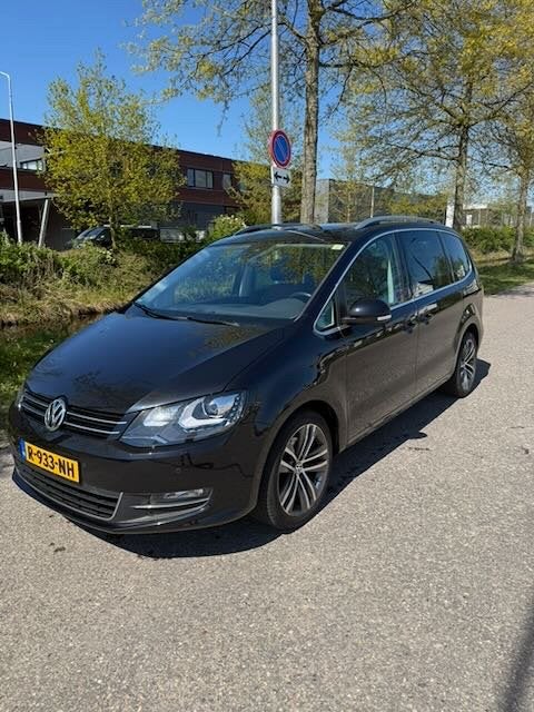 Volkswagen Sharan Highline 2015 Zwart, Euro 6, 4 cilinders, Zwart, Leder