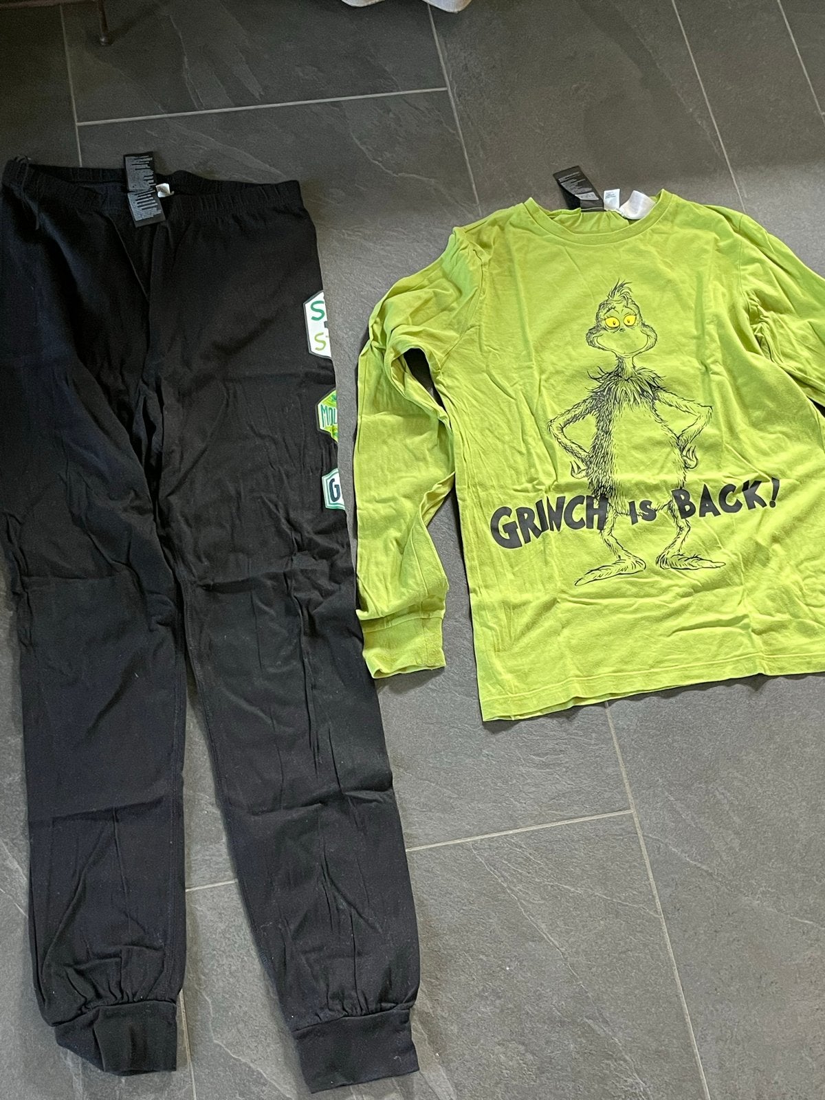 Grinch Pyjama Set - Groen Shirt & Zwarte Broek, Kinderen en Baby's, Kinderkleding | Maat 158, Ophalen of Verzenden, Zo goed als nieuw