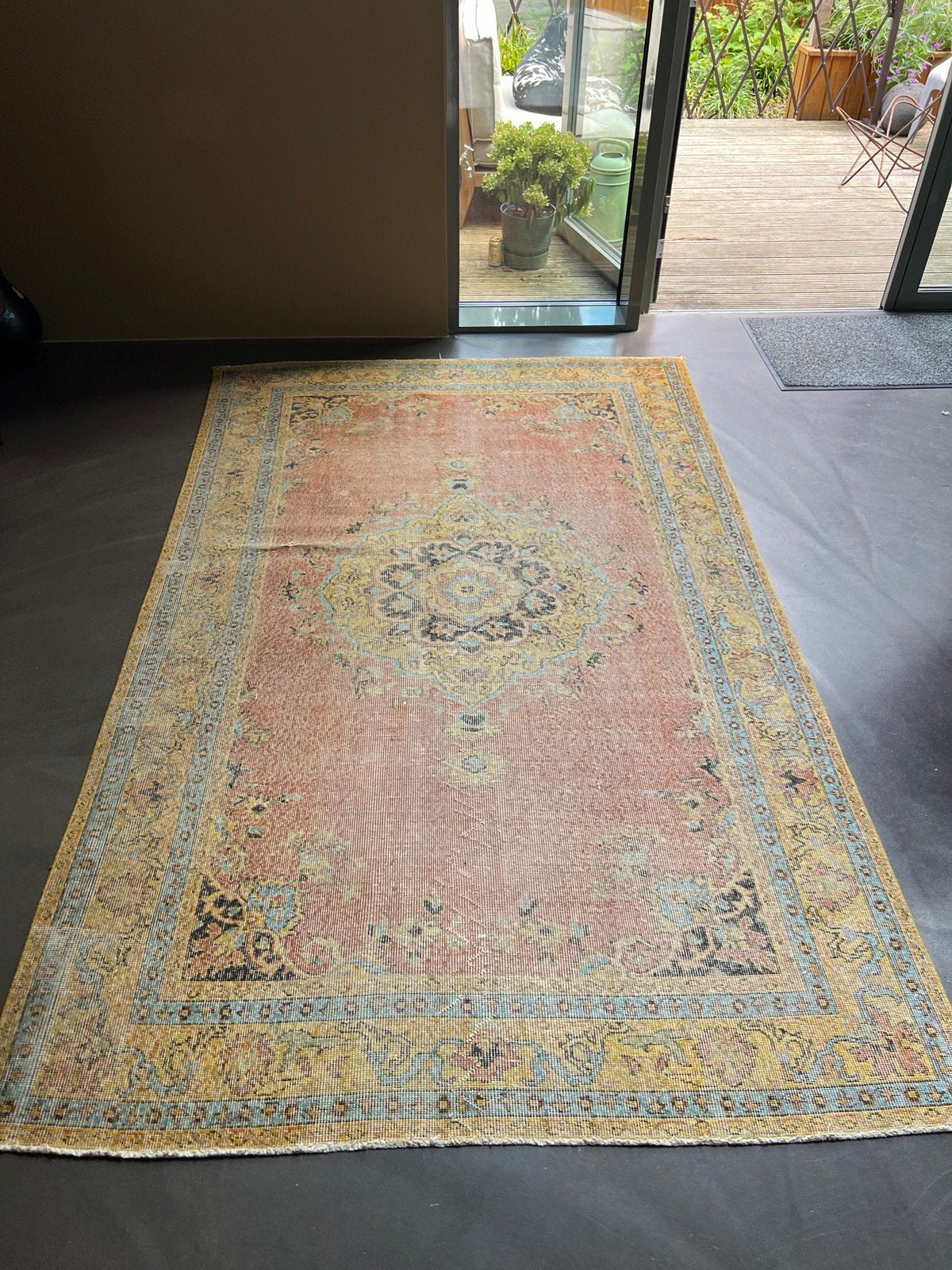 Rozenkelim —Uniek wollen vloerkleed oranje/geel 269x170cm, Ophalen, 150 tot 200 cm, 200 cm of meer, Vintage Turks vloerkleed