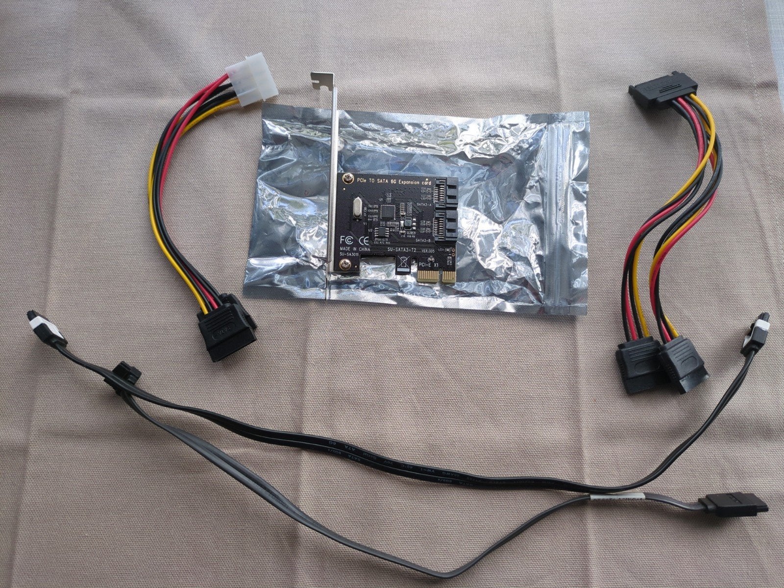 PCIe naar 2x sata3 uitbreidings kaart, Ophalen of Verzenden, Zo goed als nieuw