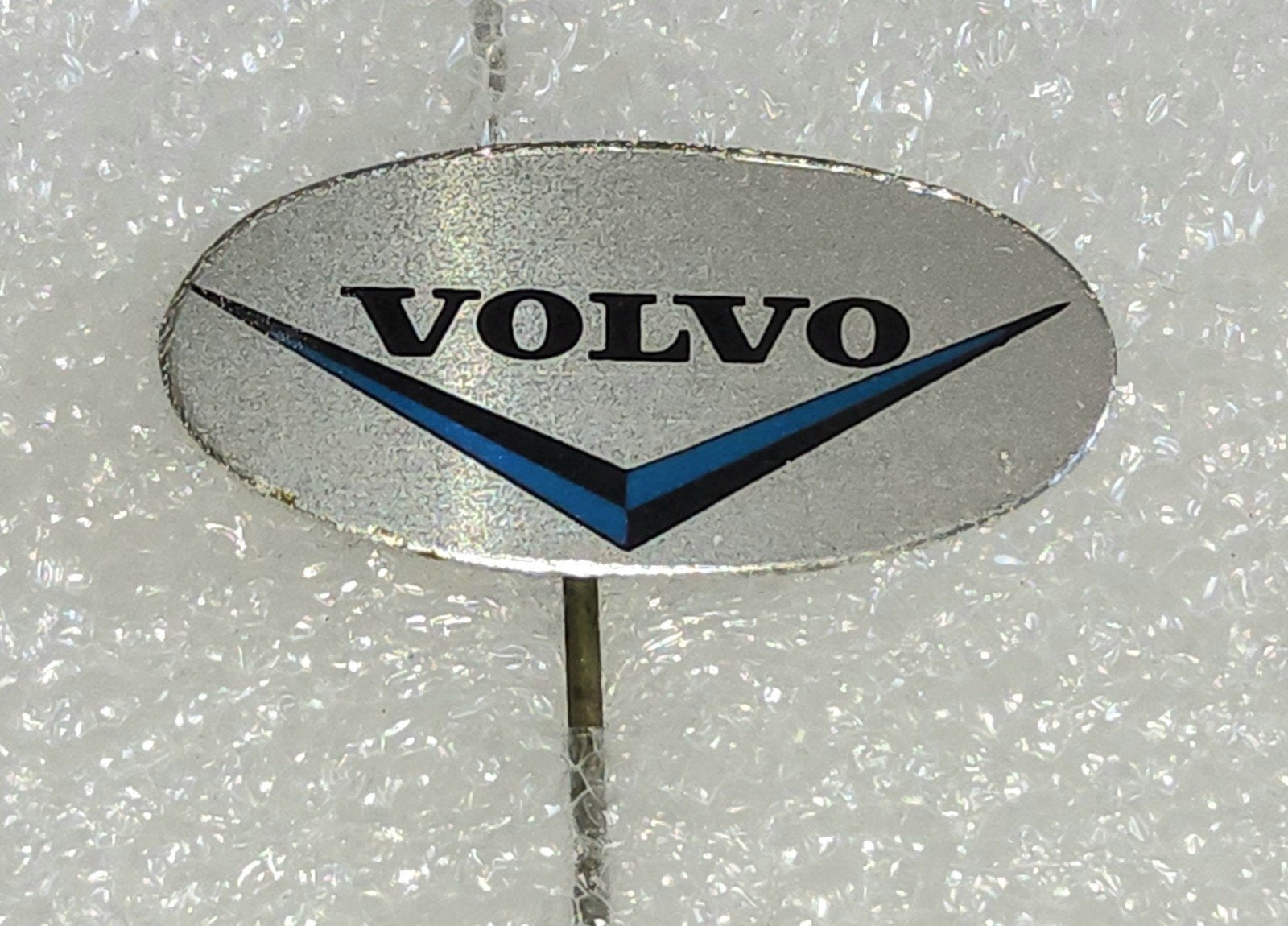 Vintage Volvo Speldje - Klassiek Auto Logo, Verzamelen, Ophalen of Verzenden, Gebruikt, Overige onderwerpen, Speldje of Pin