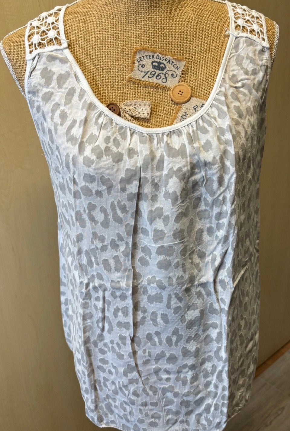 Laura di Sarpi Top met Luipaardprint en Kant - Maat XL, Ophalen of Verzenden, Zo goed als nieuw, Maat 46/48 (XL) of groter, Zonder mouw