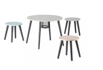 Done by Deer ronde kindertafel met 2 krukjes, Kinderen en Baby's, Ophalen, Gebruikt, Tafel(s)