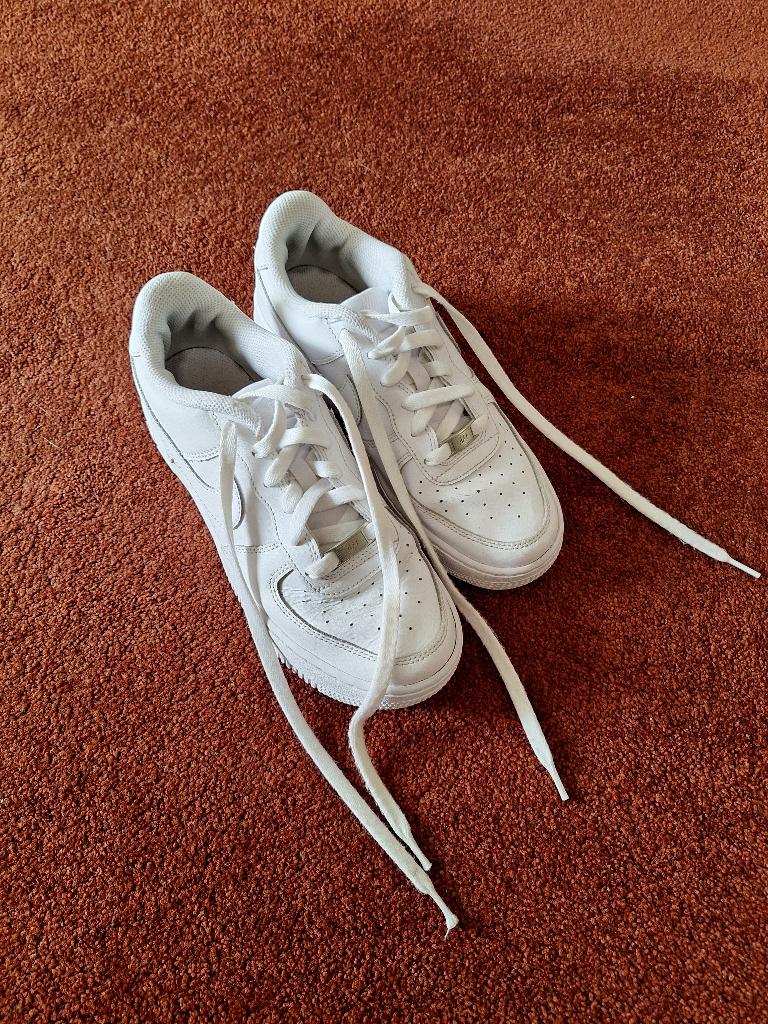 Sneakers Nike maat 38,5, Kinderen en Baby's, Kinderkleding | Schoenen en Sokken, Gebruikt, Ophalen of Verzenden, Nike, Jongen of Meisje