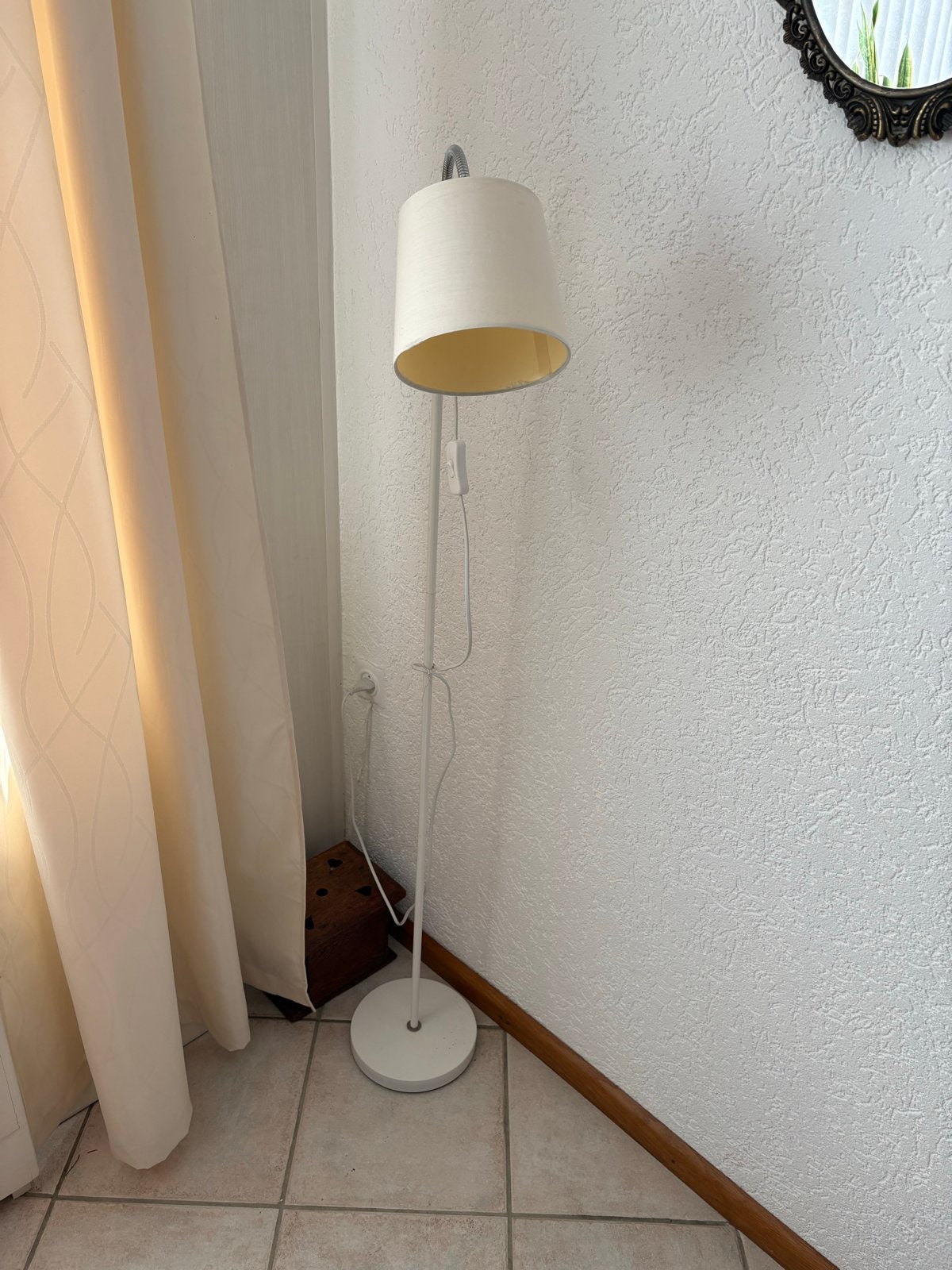 Stijlvolle staande lamp met stoffen kap, Huis en Inrichting, Ophalen, Zo goed als nieuw, Textiel, 150 tot 200 cm