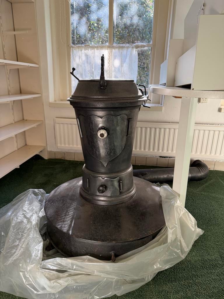 Antieke Kolenkachel - Decoratief en Functioneel, Huis en Inrichting, Ophalen of Verzenden, Gebruikt