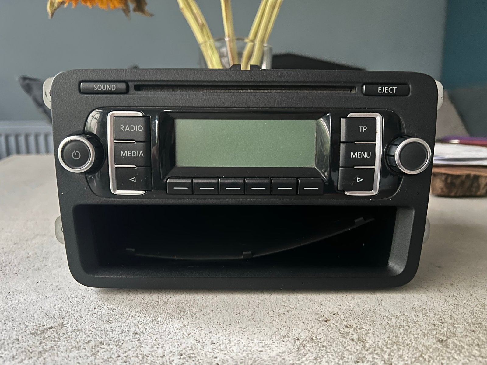 Radio CD speler Volkswagen T5 (2010) - Origineel VW, Ophalen of Verzenden, Gebruikt