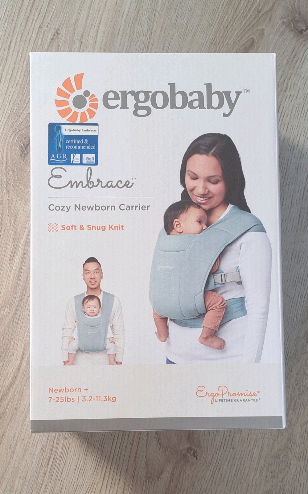 Ergobaby Embrace draagzak - kleur: sage, Kinderen en Baby's, Babydragers en Draagdoeken, Buik of Rug, Nieuw, Draagzak, Ophalen