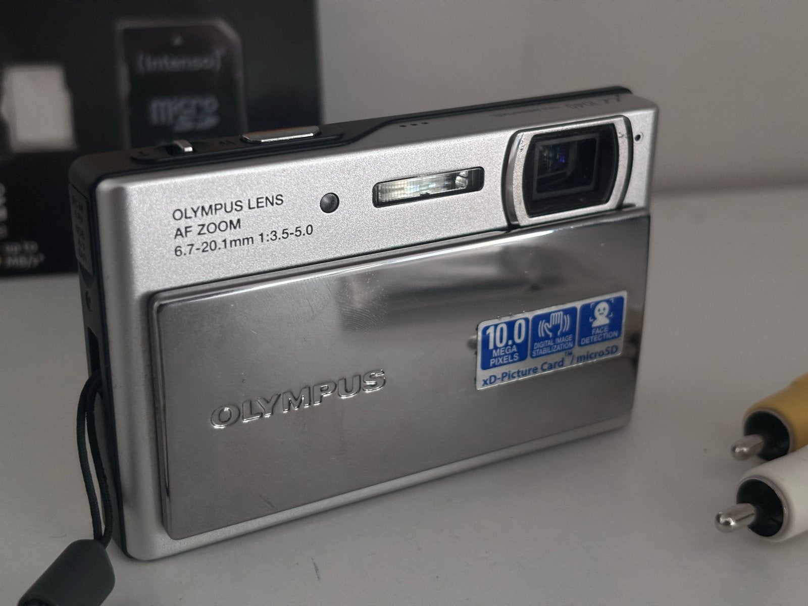 Olympus Mju 1040 10 megapixel digitalecamera met accessoires, Ingebouwde flitser, 10 megapixels, Ophalen of Verzenden, Zo goed als nieuw