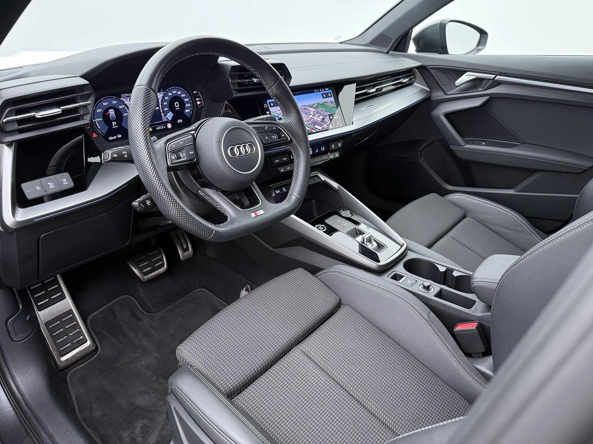 Audi A3 Sportback 45 TFSI e S-line (bj 2024, automaat), Automaat, Gebruikt, 245 pk, Hybride Elektrisch/Benzine