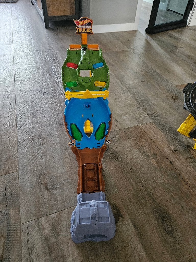 Hotwheels monstertruck baan, Ophalen, Racebaan, Zo goed als nieuw, Hot Wheels
