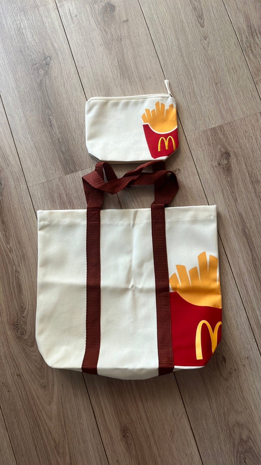 Strandtas en toilet tas van mcdonalds., Ophalen, Nieuw, Beige, Dame