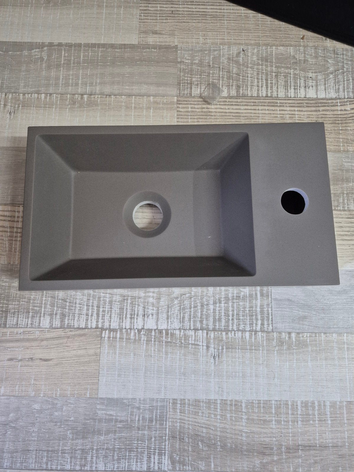 Betonnen fontein rechthoek 40x22x10 cm met kraangat rechts, Ophalen of Verzenden, Nieuw, Steen, Wastafel