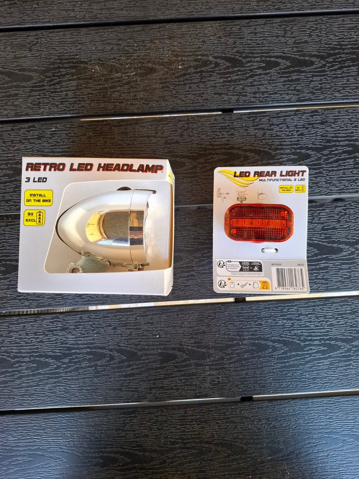 Voor- en achter verlichting op batterij., Ophalen, Nieuw