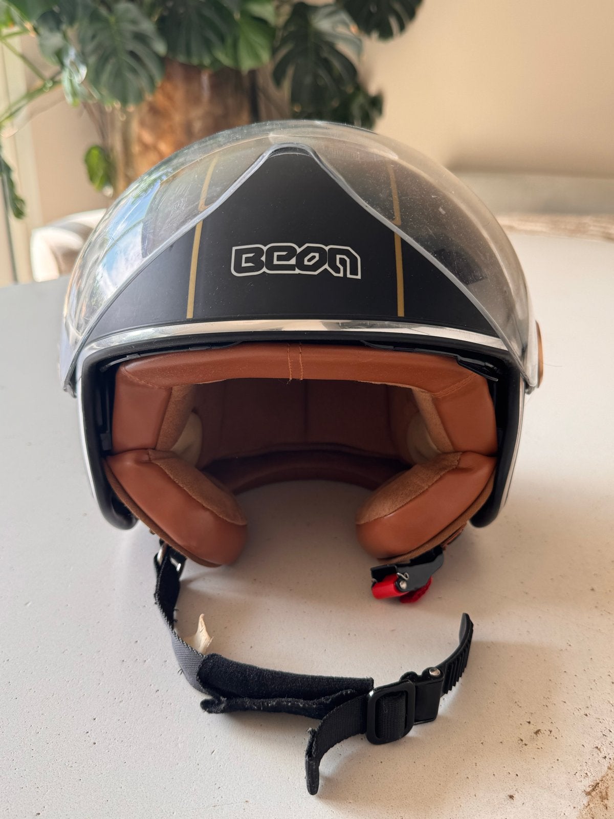 Beon scooterhelm met vizier - Maat M, Fietsen en Brommers, Ophalen of Verzenden, Gebruikt, Medium