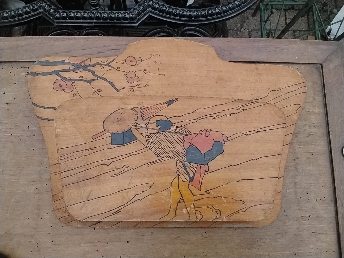 Decoratieve Houten kranten houder met Oosterse Afbeelding, Ophalen of Verzenden