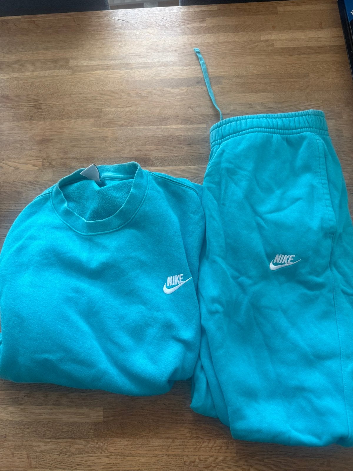 Nike Joggingpak, Ophalen of Verzenden, Zo goed als nieuw, Maat 52/54 (L)