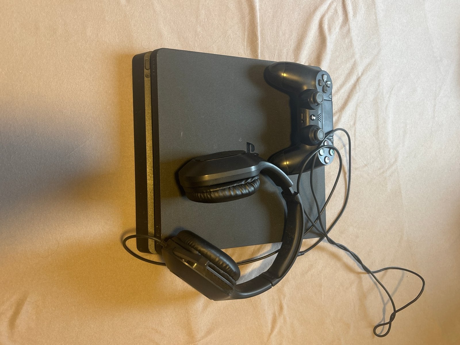 PS4 Slim met controller en headset (disc drive defect), Spelcomputers en Games, Ophalen of Verzenden, Gebruikt, Met 1 controller