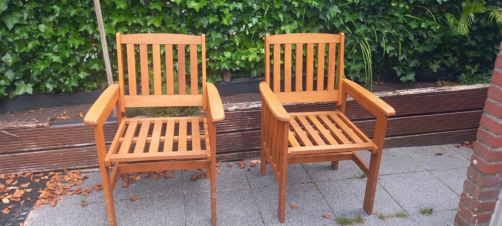 Houten tuinstoelen met bijzettafel, Ophalen, Gebruikt, Hout