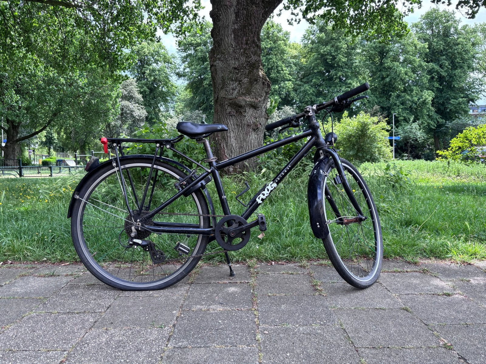 Frog fiets, zwart, met versnellingen en bagagedrager, Fietsen en Brommers, Fietsen | Heren | Herenfietsen, Gebruikt, Overige merken