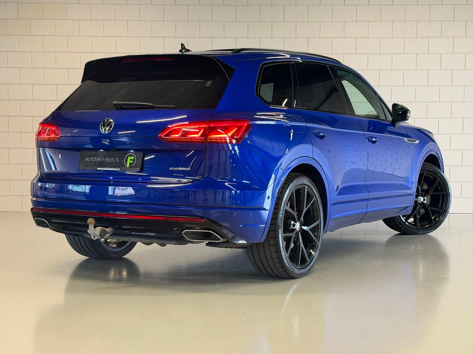 Volkswagen Touareg 3.0 TSi eHybrid 4MOTION R Puglia | LUCHTV, Auto's, Volkswagen, Automaat, Gebruikt, 2995 cc, 462 pk