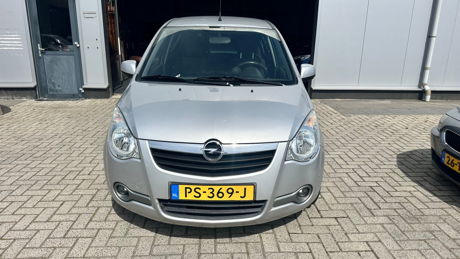 Opel Agila 1.2 16V 69KW 2010 Grijs Airco 5-Deurs, Voorwielaandrijving, Stof, 40 €/maand, 4 cilinders