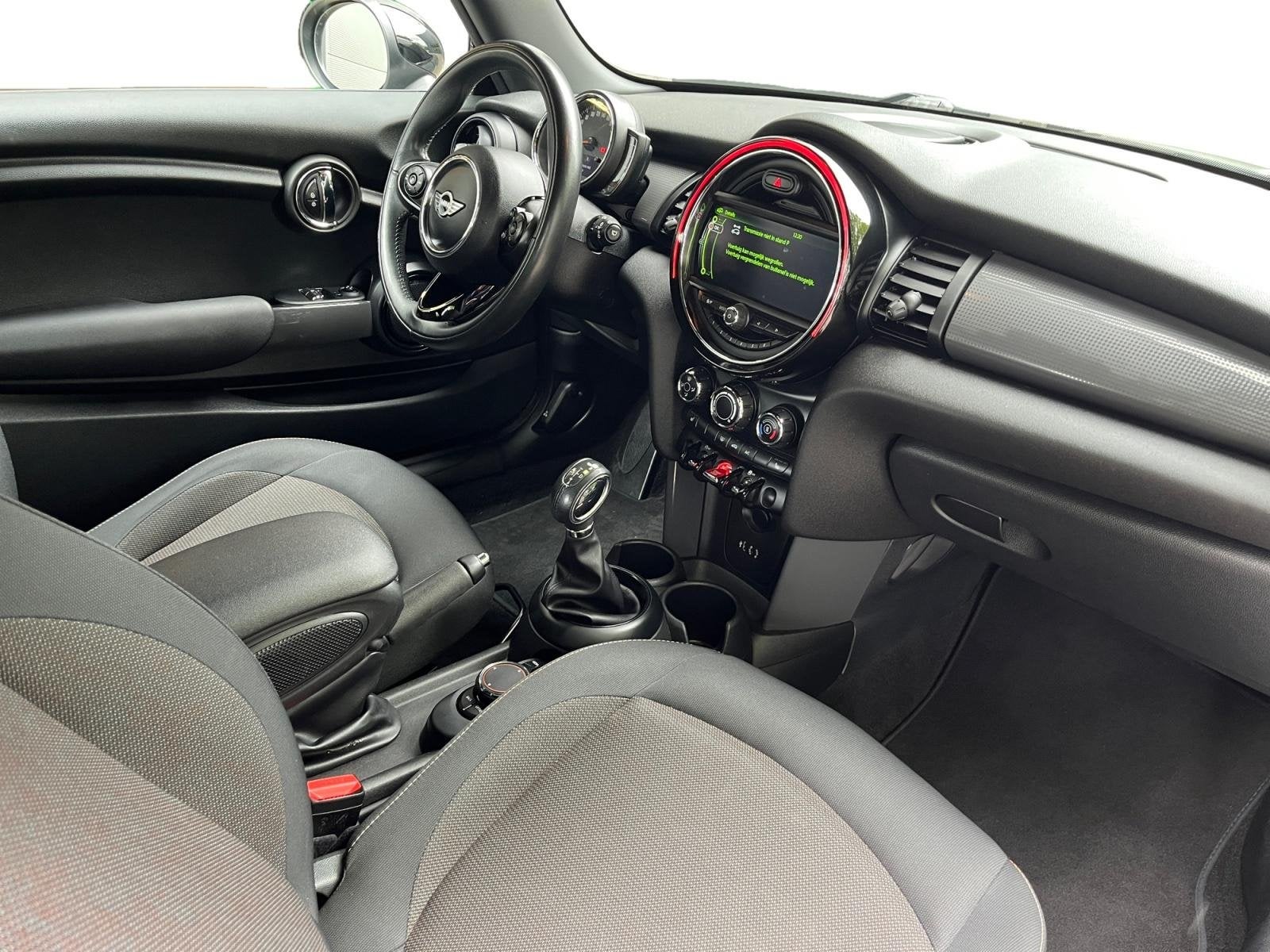 MINI 3-Deurs 1.5 Cooper | Cruise Control | Stoelverwarming |, Gebruikt, 4 stoelen, 49 €/maand, Origineel Nederlands