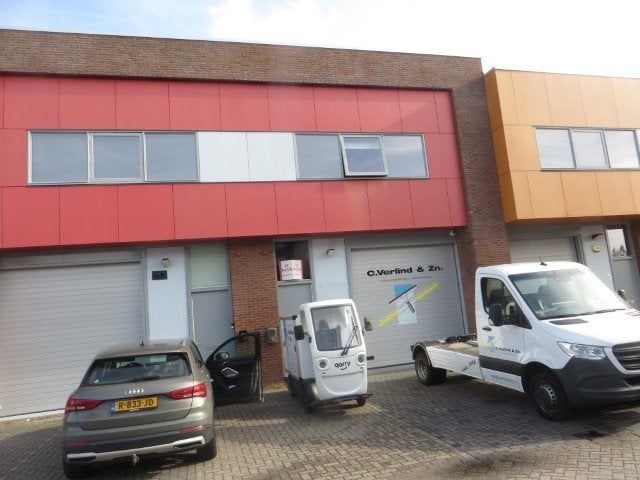 Bedrijfspand van circa 180 m 2 te huur in Wateringen, Huur, Bedrijfsruimte