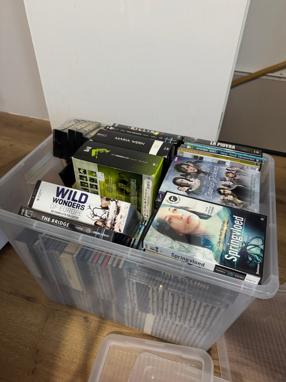 Partij diverse cds en dvd series - verschillende genres, Ophalen, Gebruikt, Boxset