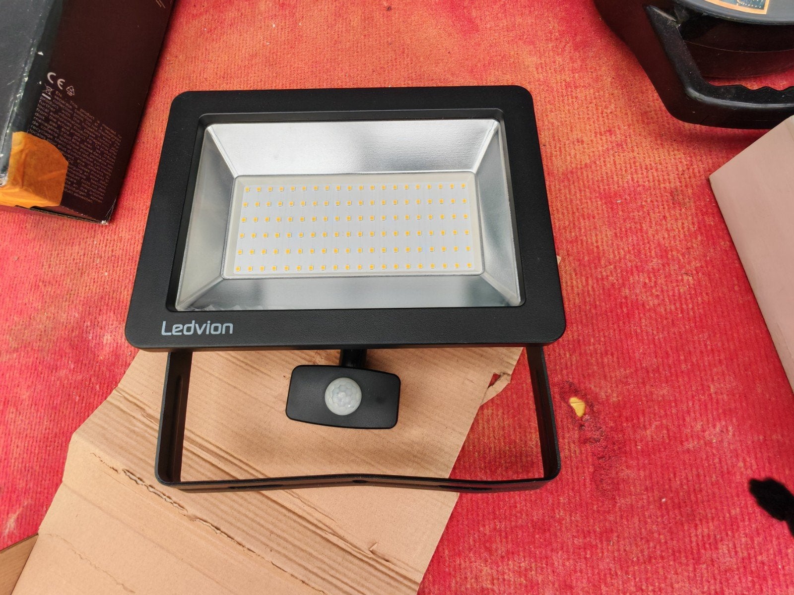 Ledvion LED Floodlight 100W met bewegingssensor - Nieuw, Led, Overige typen, Ophalen of Verzenden, Netvoeding