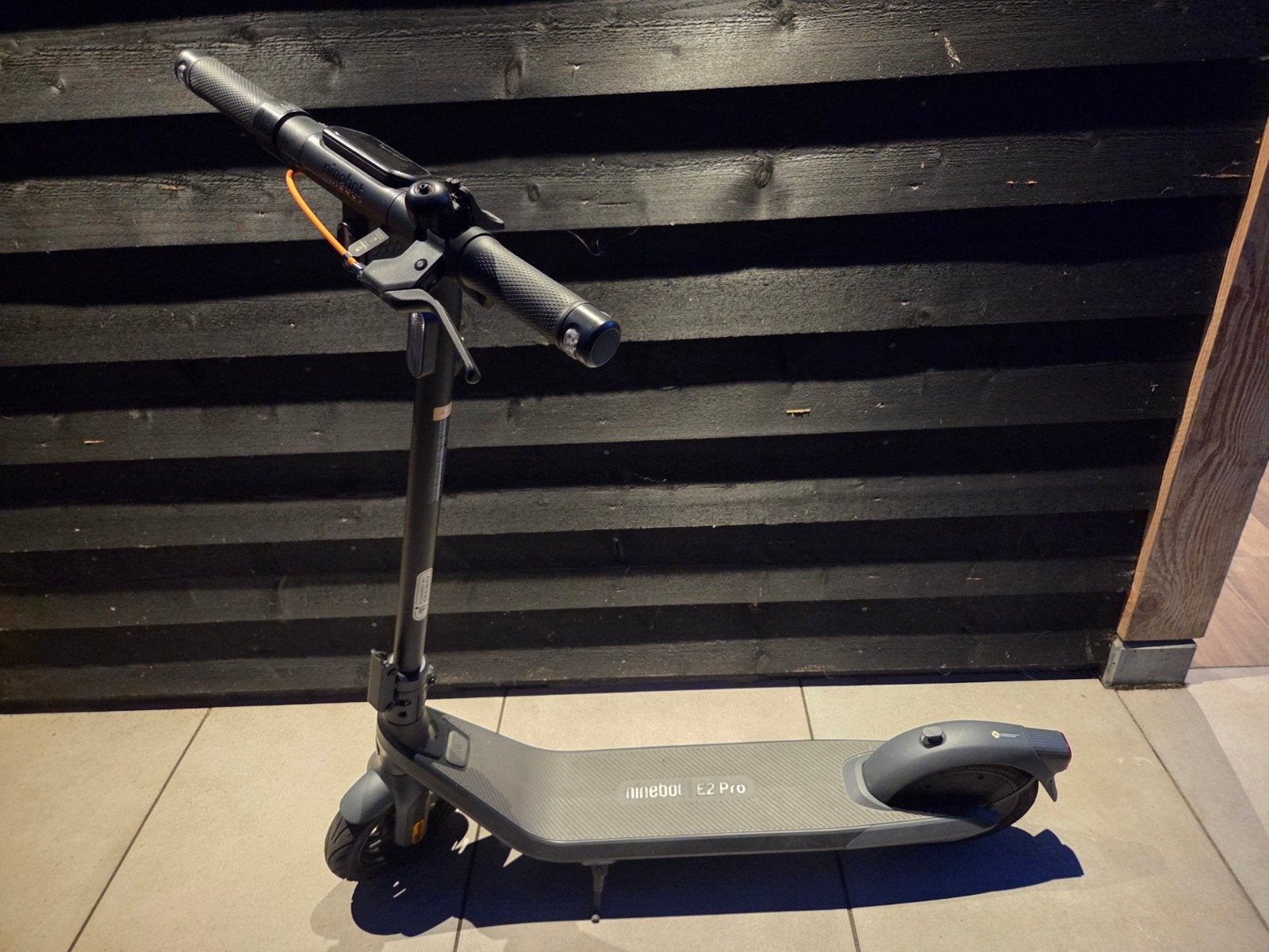 Segway Ninebot E2 Pro step uit 2025 met 876km, Ophalen, Zo goed als nieuw, Elektrische step (E-scooter), Ninebot