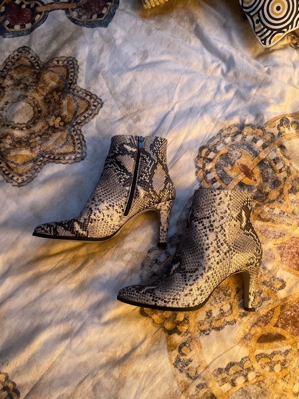 Sacha enkellaarzen maat 42 (41), Kleding | Dames, Schoenen, Overige kleuren, Lage of Enkellaarzen, Ophalen of Verzenden, Zo goed als nieuw