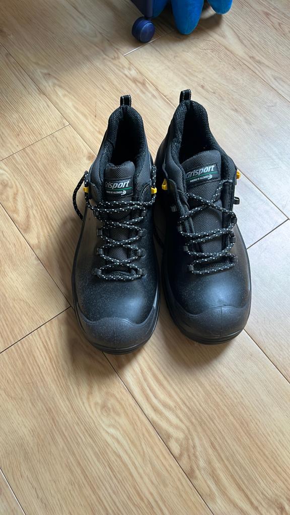werkschoenen, stalen neus maat 44, Ophalen of Verzenden, Zo goed als nieuw