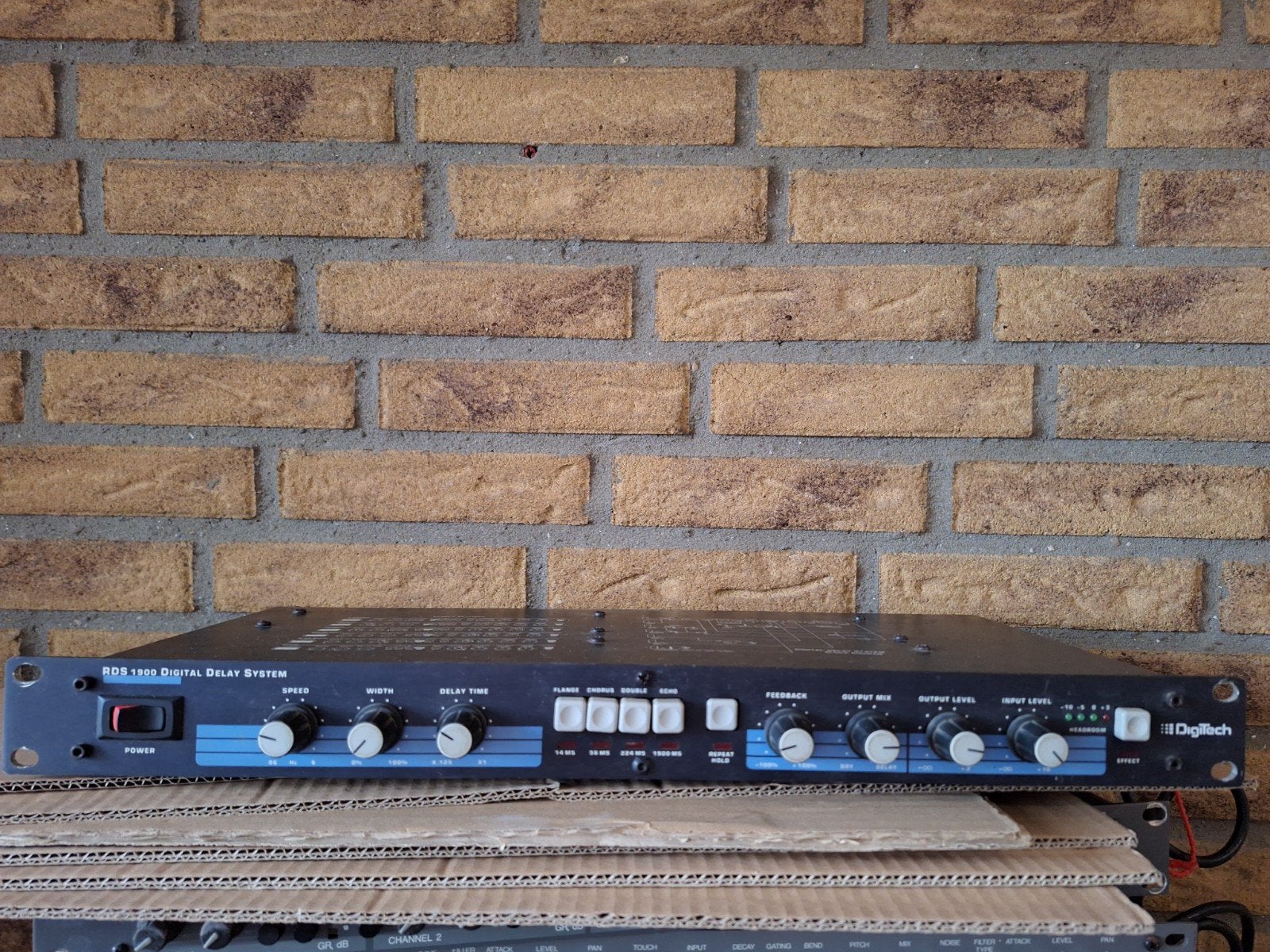 Digitech RDS 1900 8-bit vintage digital delay, Ophalen of Verzenden, Gebruikt, Delay of Echo
