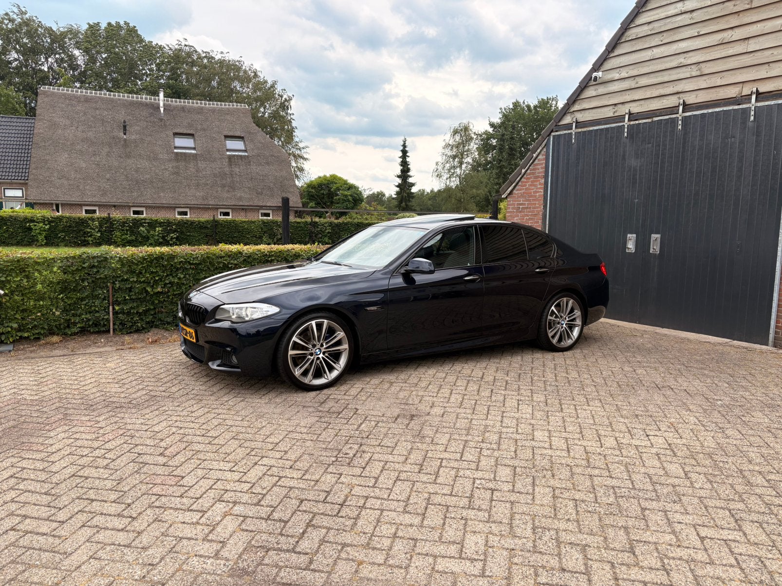 BMW f10, Auto's, Automaat, 2000 kg, Zwart, Particulier