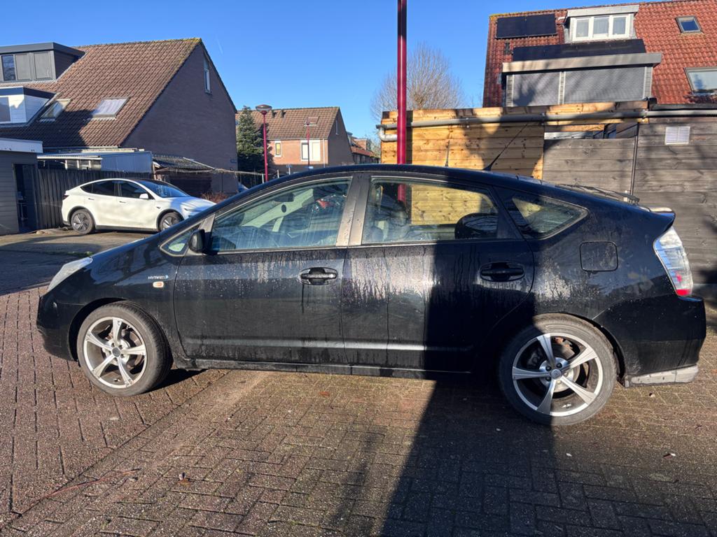 Toyota Prius 1.5 HSD 2008 Zwart + 4 Winter tyres set, 1497 cc, 4 cilinders, Origineel Nederlands, Prius