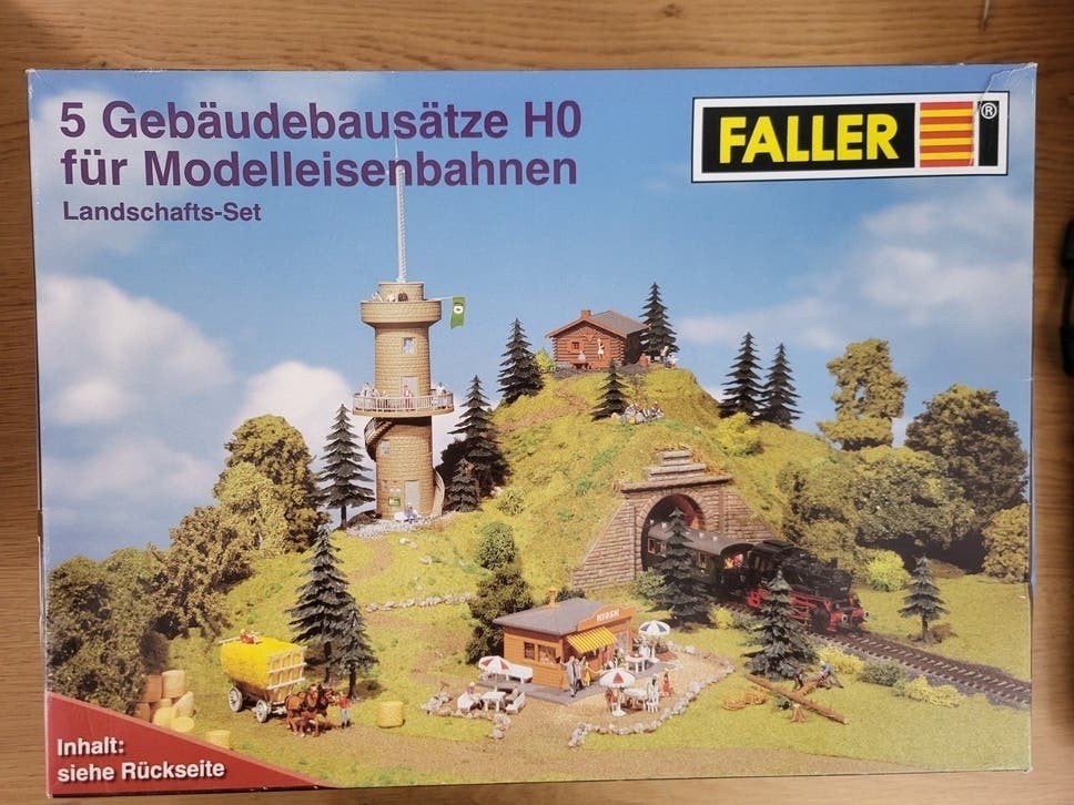 Faller Lanschaps set met 5 gebouwen en aankleding landschap, Ophalen of Verzenden, Nieuw, Gelijkstroom of Wisselstroom, Brug, Tunnel of Gebouw