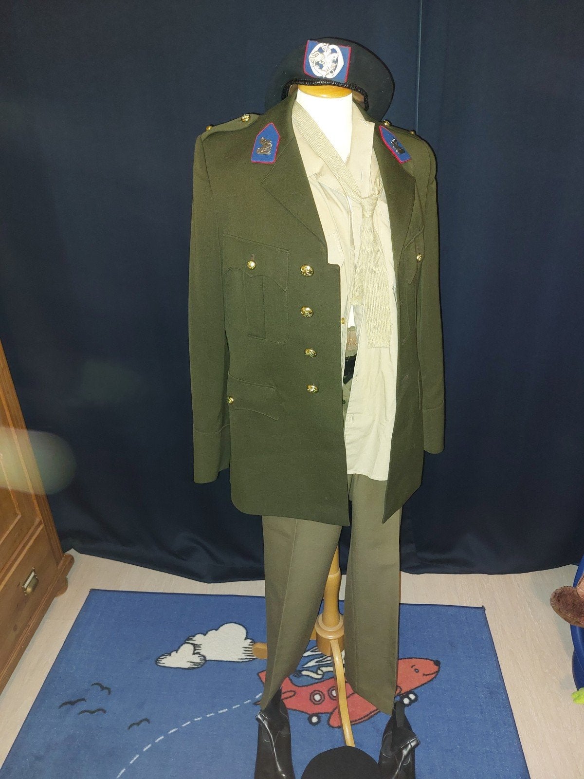Militair uniform Landmacht met baret, schoenen en handschoen, Verzamelen, Militaria | Algemeen, Ophalen of Verzenden, Landmacht