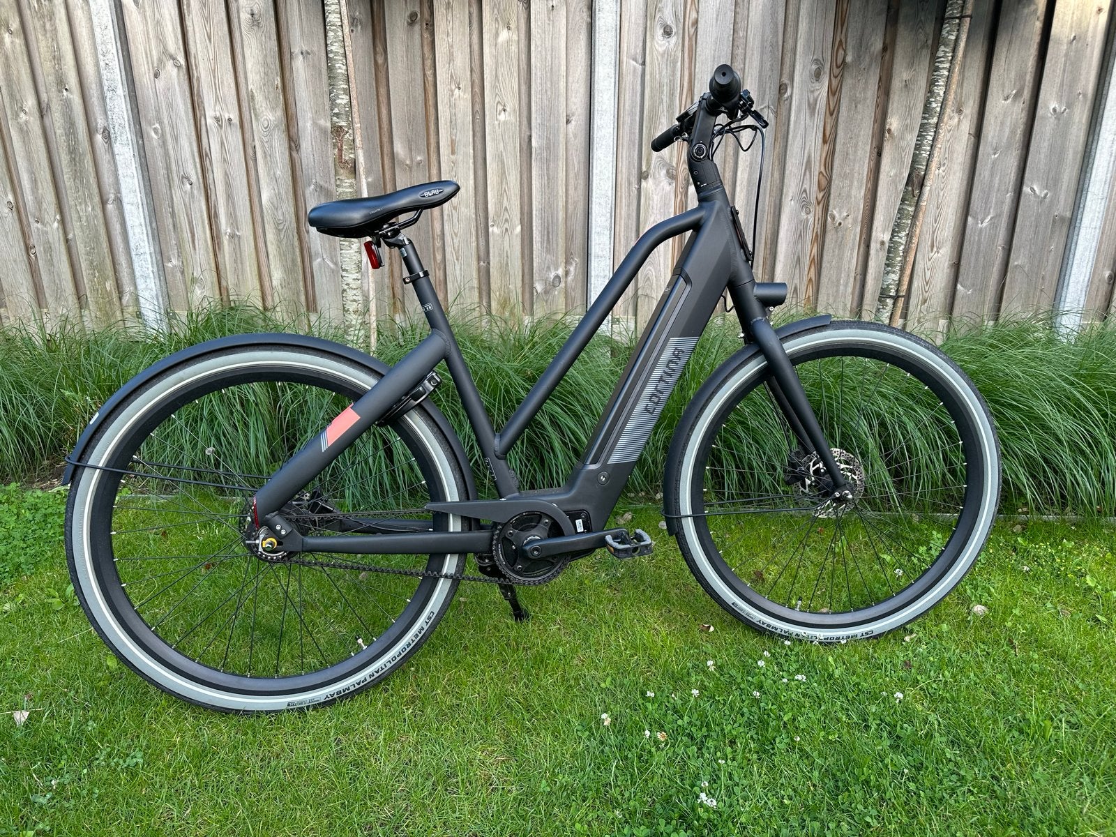 Cortina E-Blau D57 Jet Black Matt E-bike - 744km, 500Wh accu, Ophalen, Zo goed als nieuw, Cortina, 50 km per accu of meer