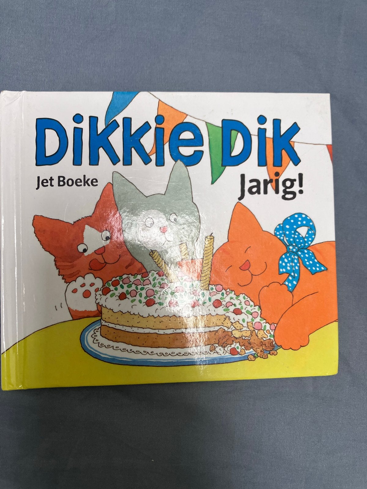 Dikkie Dik Jarig! - Prentenboek van Jet Boeke, Ophalen of Verzenden, Zo goed als nieuw, Prentenboek